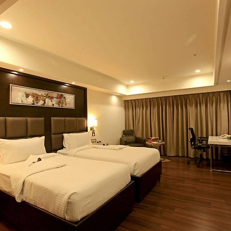 Goutham Grand Hotel - Tenali Vijayawāda Exteriér fotografie