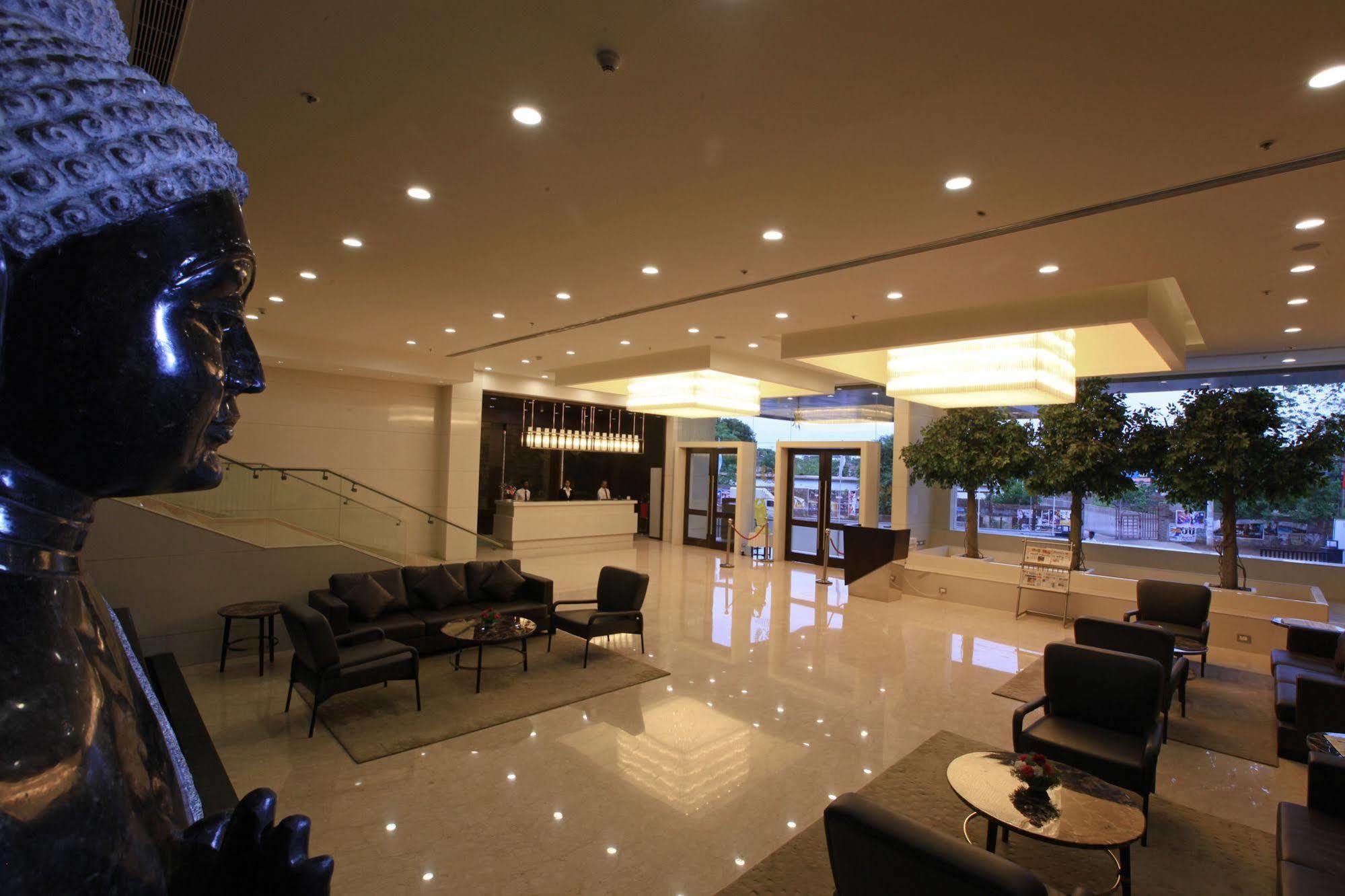 Goutham Grand Hotel - Tenali Vijayawāda Exteriér fotografie