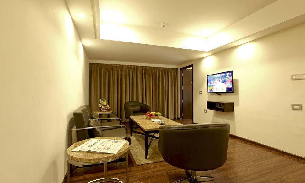 Goutham Grand Hotel - Tenali Vijayawāda Exteriér fotografie
