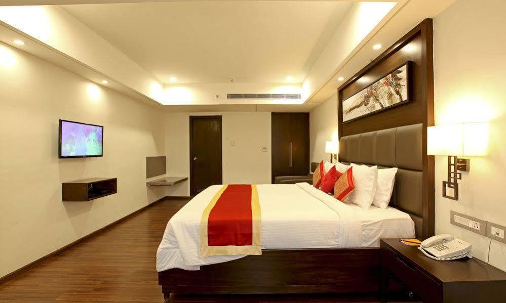 Goutham Grand Hotel - Tenali Vijayawāda Exteriér fotografie